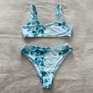 Tie-Dye Scoop Neck Bikini Set in Teal and White